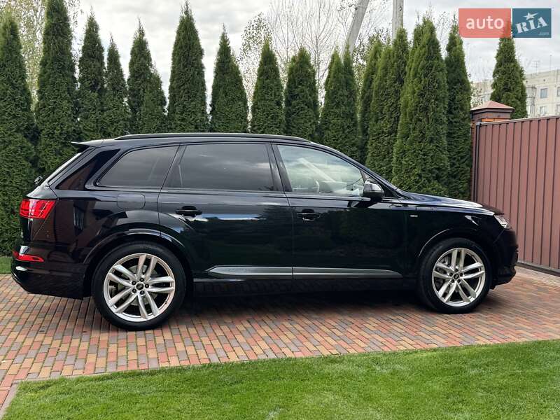 Позашляховик / Кросовер Audi Q7 2017 в Києві