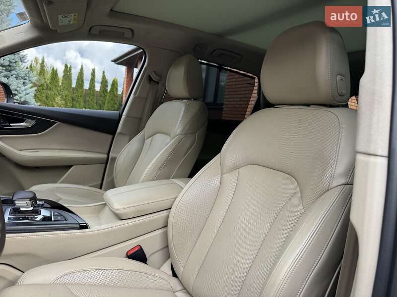 Позашляховик / Кросовер Audi Q7 2017 в Києві