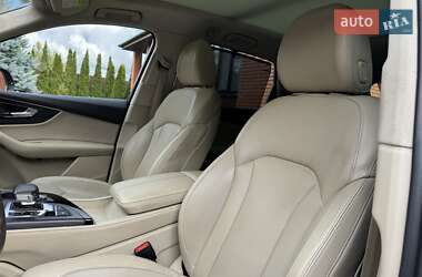 Позашляховик / Кросовер Audi Q7 2017 в 