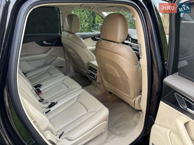 Позашляховик / Кросовер Audi Q7 2017 в Києві