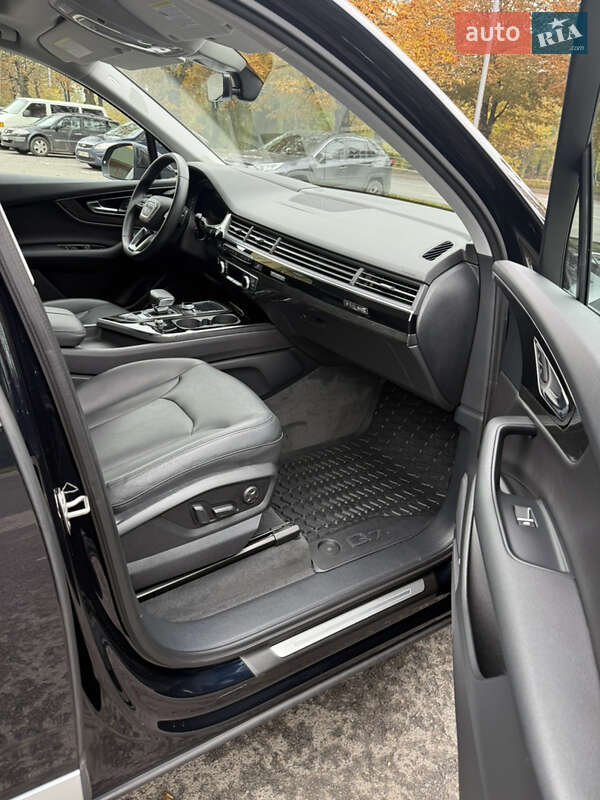 Позашляховик / Кросовер Audi Q7 2017 в Луцьку фото 9 Позашляховик / Кросовер Audi Q7 2017 в Луцьку