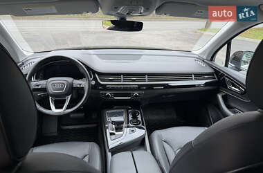 Позашляховик / Кросовер Audi Q7 2017 в 