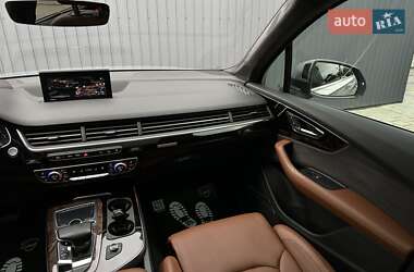 Позашляховик / Кросовер Audi Q7 2016 в 