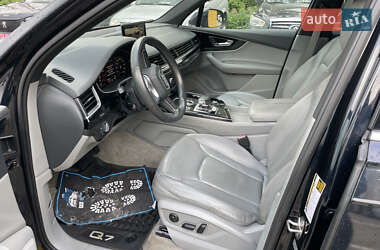 Позашляховик / Кросовер Audi Q7 2016 в 