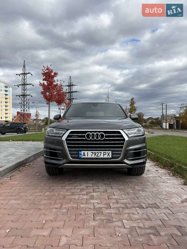 Внедорожник / Кроссовер Audi Q7 2018 в Буче