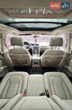 Позашляховик / Кросовер Audi Q7 2012 в 
