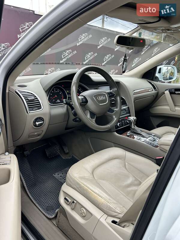Внедорожник / Кроссовер Audi Q7 2012 в Сумах