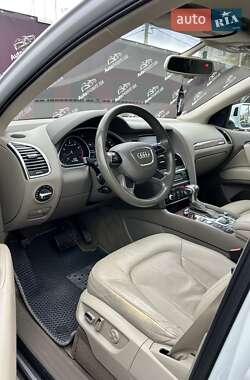 Позашляховик / Кросовер Audi Q7 2012 в 