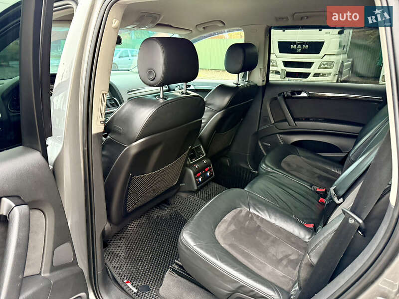 Внедорожник / Кроссовер Audi Q7 2010 в Хусте