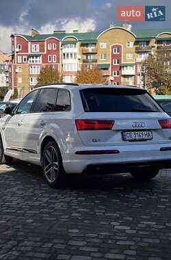 Позашляховик / Кросовер Audi Q7 2018 в 