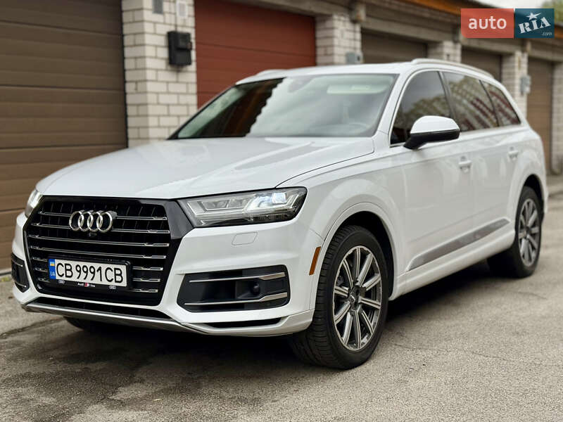 Внедорожник / Кроссовер Audi Q7 2018 в 