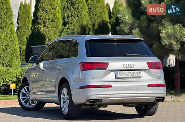 Внедорожник / Кроссовер Audi Q7 2017 в 