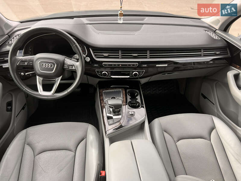 Позашляховик / Кросовер Audi Q7 2017 в Харкові
