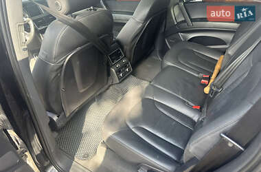 Позашляховик / Кросовер Audi Q7 2014 в 