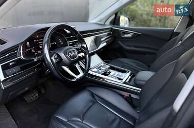Позашляховик / Кросовер Audi Q7 2020 в  фото 34 Позашляховик / Кросовер Audi Q7 2020 в