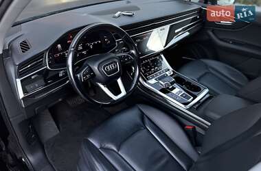 Позашляховик / Кросовер Audi Q7 2020 в  фото 39 Позашляховик / Кросовер Audi Q7 2020 в