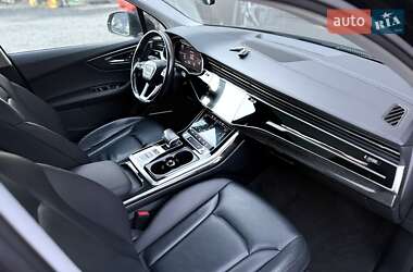 Позашляховик / Кросовер Audi Q7 2020 в  фото 52 Позашляховик / Кросовер Audi Q7 2020 в