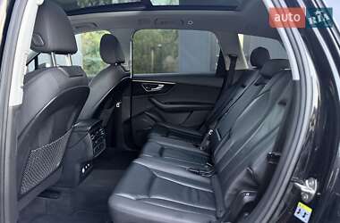 Позашляховик / Кросовер Audi Q7 2020 в  фото 75 Позашляховик / Кросовер Audi Q7 2020 в