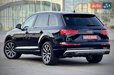 Позашляховик / Кросовер Audi Q7 2018 в  фото 9 Позашляховик / Кросовер Audi Q7 2018 в