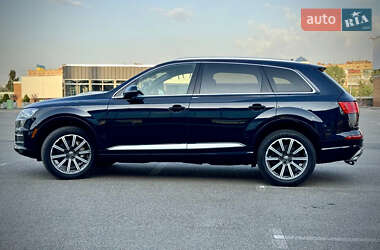 Позашляховик / Кросовер Audi Q7 2018 в  фото 12 Позашляховик / Кросовер Audi Q7 2018 в