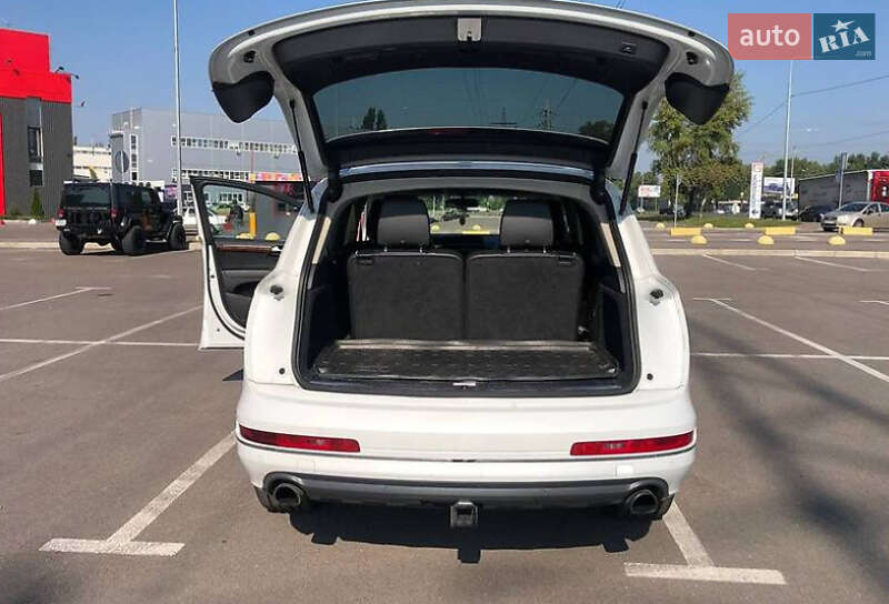 Внедорожник / Кроссовер Audi Q7 2015 в Киеве