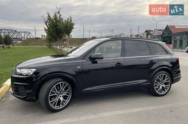 Позашляховик / Кросовер Audi Q7 2017 в  фото 11 Позашляховик / Кросовер Audi Q7 2017 в