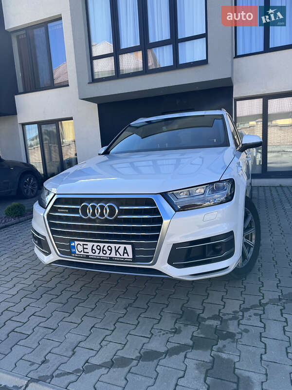 Позашляховик / Кросовер Audi Q7 2017 в 
