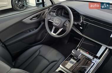 Позашляховик / Кросовер Audi Q7 2025 в 