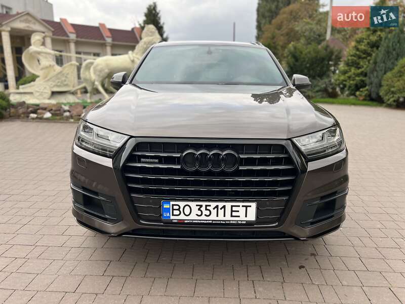 Внедорожник / Кроссовер Audi Q7 2015 в Хмельницком