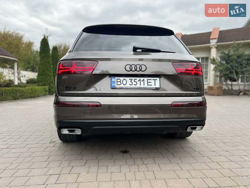 Внедорожник / Кроссовер Audi Q7 2015 в Хмельницком