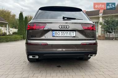 Позашляховик / Кросовер Audi Q7 2015 в 
