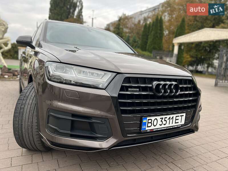 Внедорожник / Кроссовер Audi Q7 2015 в Хмельницком