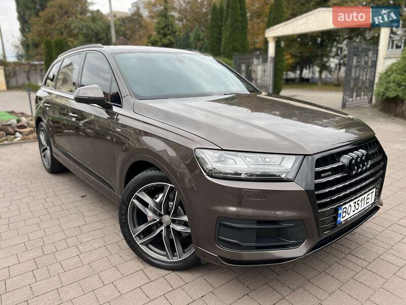 Внедорожник / Кроссовер Audi Q7 2015 в Хмельницком