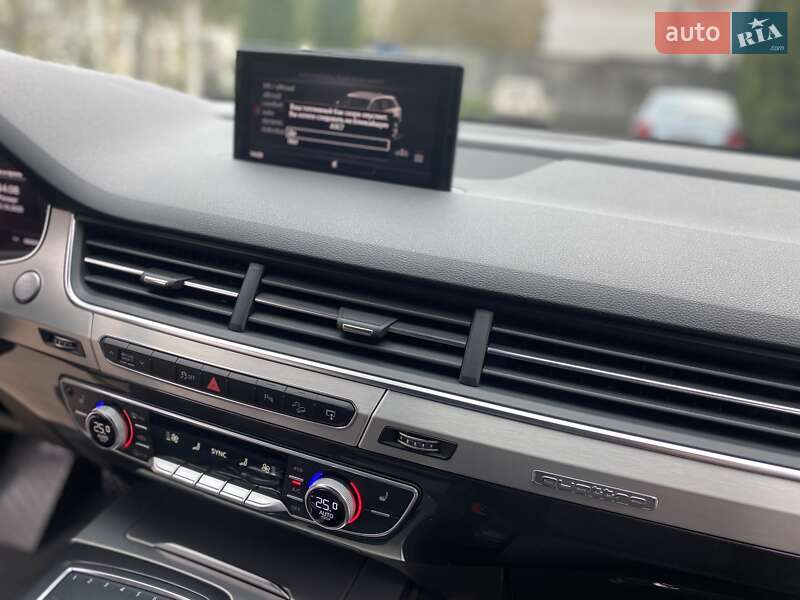 Внедорожник / Кроссовер Audi Q7 2015 в Хмельницком