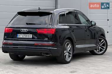 Внедорожник / Кроссовер Audi Q7 2016 в 