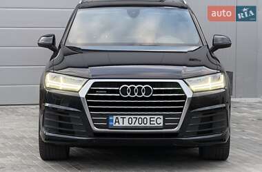 Внедорожник / Кроссовер Audi Q7 2016 в 