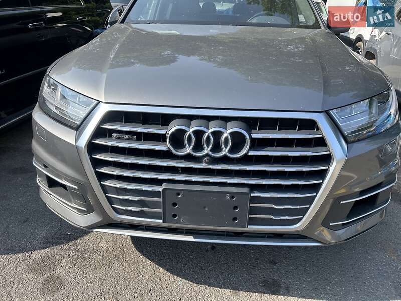 Позашляховик / Кросовер Audi Q7 2016 в Києві