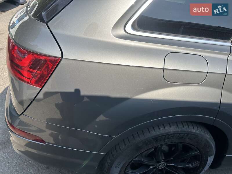Позашляховик / Кросовер Audi Q7 2016 в Києві