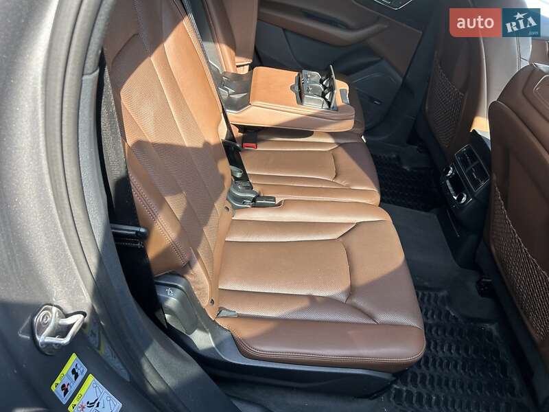 Позашляховик / Кросовер Audi Q7 2016 в Києві
