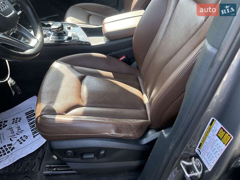 Позашляховик / Кросовер Audi Q7 2016 в Києві