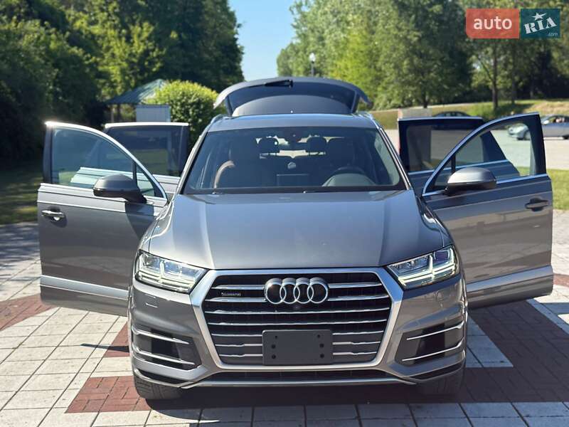 Позашляховик / Кросовер Audi Q7 2016 в Києві