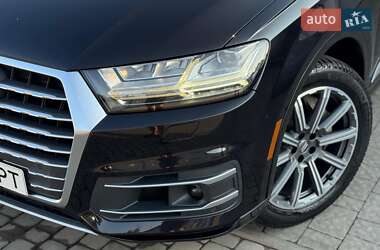 Позашляховик / Кросовер Audi Q7 2017 в 