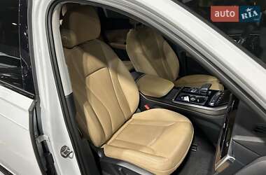 Позашляховик / Кросовер Audi Q7 2020 в 