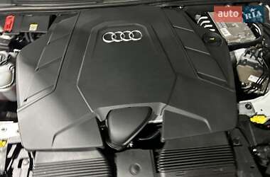 Позашляховик / Кросовер Audi Q7 2020 в 