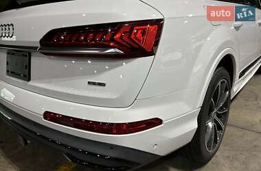 Позашляховик / Кросовер Audi Q7 2020 в 