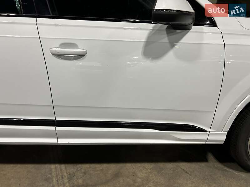 Внедорожник / Кроссовер Audi Q7 2020 в Киеве