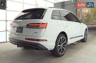 Позашляховик / Кросовер Audi Q7 2020 в 