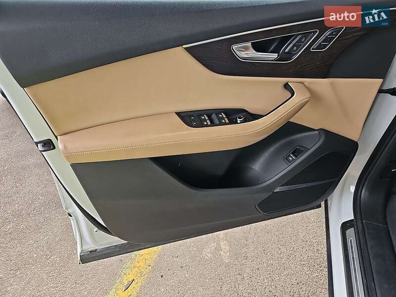 Внедорожник / Кроссовер Audi Q7 2020 в Киеве