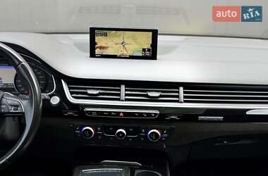 Позашляховик / Кросовер Audi Q7 2017 в  фото 43 Позашляховик / Кросовер Audi Q7 2017 в