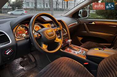 Внедорожник / Кроссовер Audi Q7 2013 в 